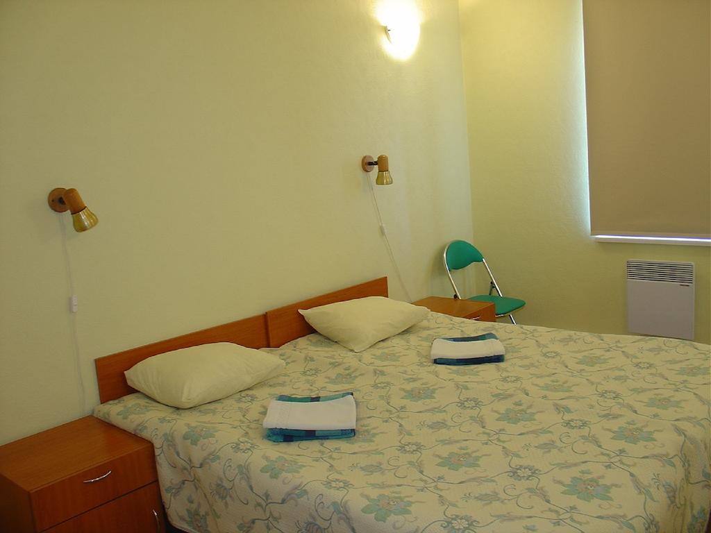 Kuressaare Airport Guest House Room photo